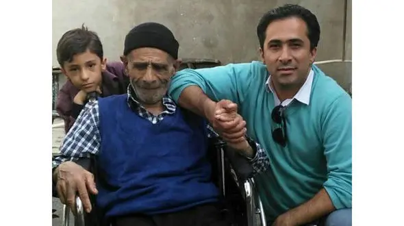 مجری معروف در غم سوگ پدر+عکس