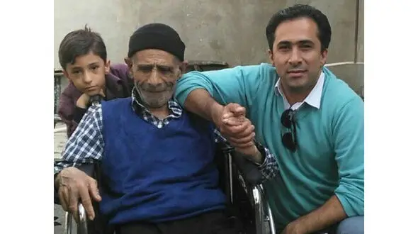 مجری معروف در غم سوگ پدر+عکس
