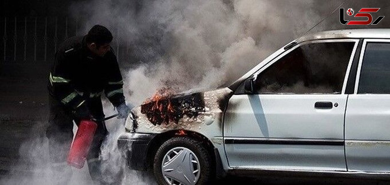 2 خودروی پارک شده در ساختمان مسکونی در زنجان در آتش سوخت