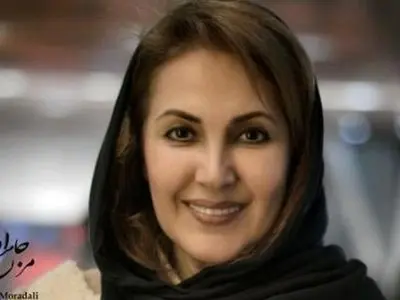 عکس/ خوشگذرانی خانوادگی فاطمه گودرزی با نوه‌هایش دایار و دیان در شهر اصفهان / صمیمیت دیدنی مادرشوهر و عروس 