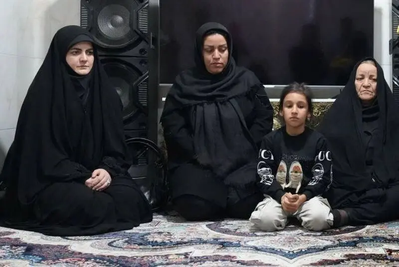 دختر پزشکیان به دیدار خانوادهٔ شهید رحیم‌پور رفت