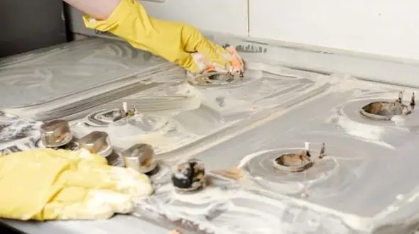 راهکارهای تمیزکردن میله و شعله های اجاق گاز