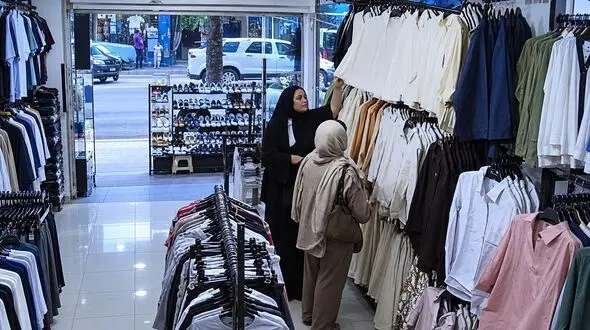 فیلم  چهره باز مادر و دختر سارق / با این تیپ و استایل ببینید چی سرقت می کنند؟!