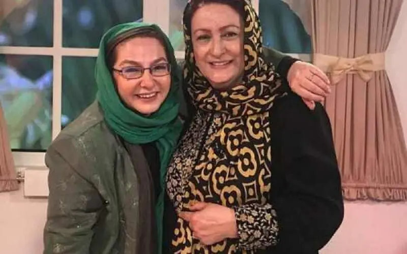 لاله صبوری کنار دوست هنرمندش