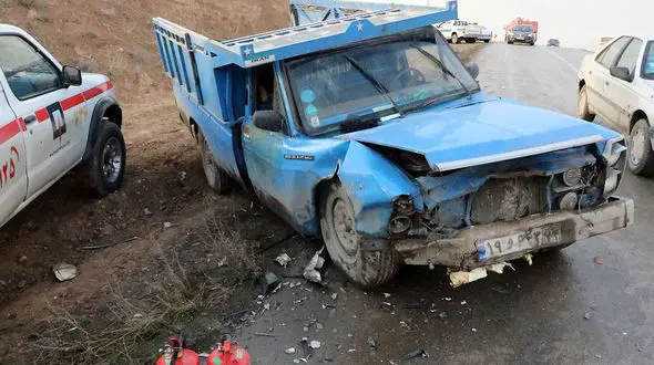برخورد مرگبار دنا و نیسان در جاده آبادان – ماهشهر / یک زن 60 ساله تحت عمل جراحی قرار گرفت