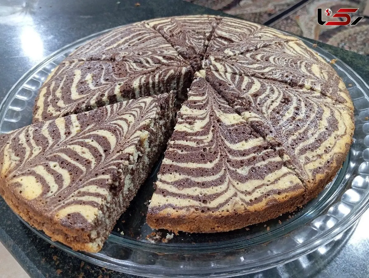 فیلم طرز تهیه کیک زبرا  / کیک دو رنگ نرم و پف‌دار 