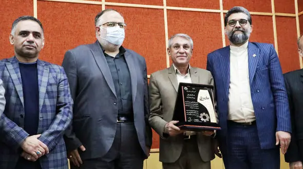 انتخاب شرکت مژده وصل شیراز به عنوان صنعتگر نمونه قزوین