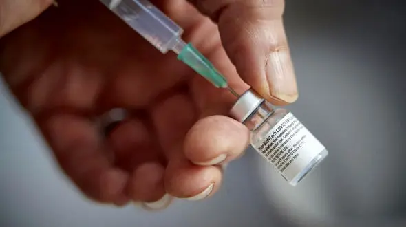 کتک زدن یک پرستار به علت واکسن زدن بدون اجازه به همسر یک مرد!