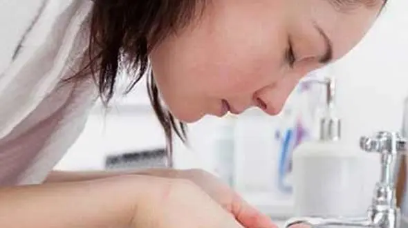 صورت خود را درست بشورید 