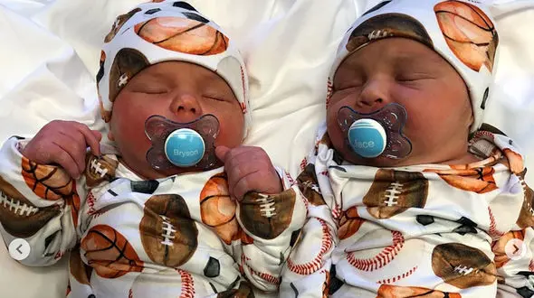 این 2 پسرخاله 2 قلو هستند! + عکس 