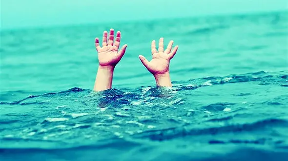 مرگ تلخ دختربچه 3 ساله در استخر خانه شان / در کرج رخ داد