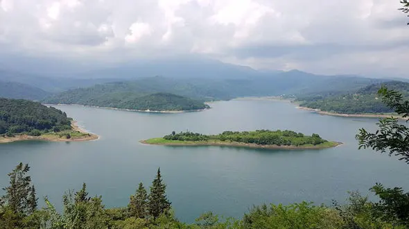 پارک جنگلی آذررود قشنگترین نقطه از سد لفور 