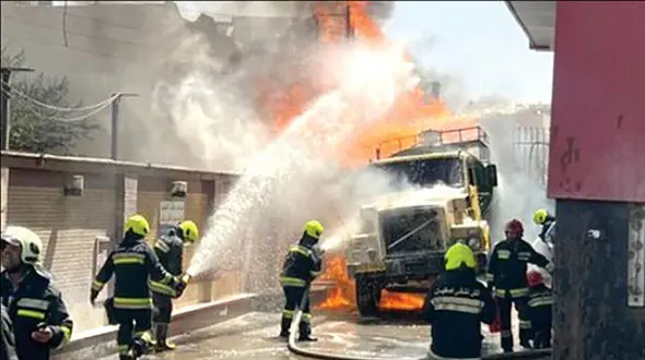 جزئیات آتش سوزی هولناک تانکر 20هزار لیتری بنزین در جایگاه سوخت + فیلم و عکس