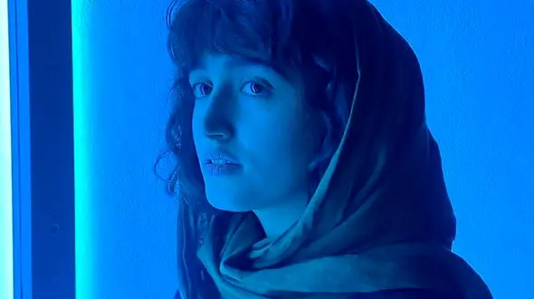 تیپ متفاوت دختر اصفهانی که رتبه یک کنکور هنر شد + عکس