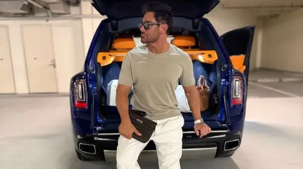 عکس ها / رونمایی محمدرضا گلزار از سبک جدید زندگی فوق لاکچری و حسرت آورش/ فوق فوق لوکس با ماشین جدید و کیف برند ....