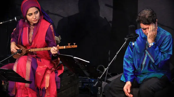 فیلم آواز خوانی دختر استاد شجریان بر سر مزار پدر + فیلم