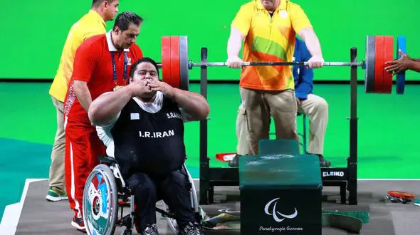 مرگ ناگهانی جهان پهلوان سیامند رحمان / ورزش جهان شوکه شد 