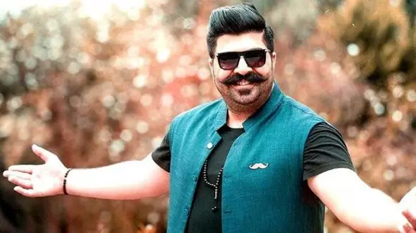 تصاویر جدید بهنام بانی همراه با خواهر و خواهرزاده اش /کی باورش میشه این خانم های زیبا خواهر بهنام بانی باشد؟