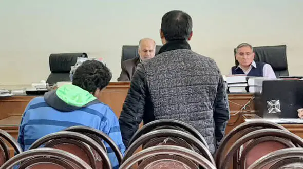 حمله مرد خشمگین با زنجیر به یک مدرسه دخترانه در تهران / سرایدار کور شد + عکس