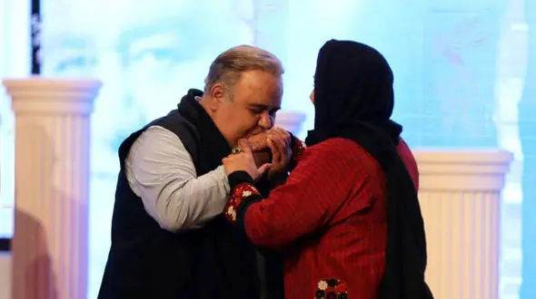 ناگفته های عجیب اکبر عبدی و شوخی با همسرش + فیلم