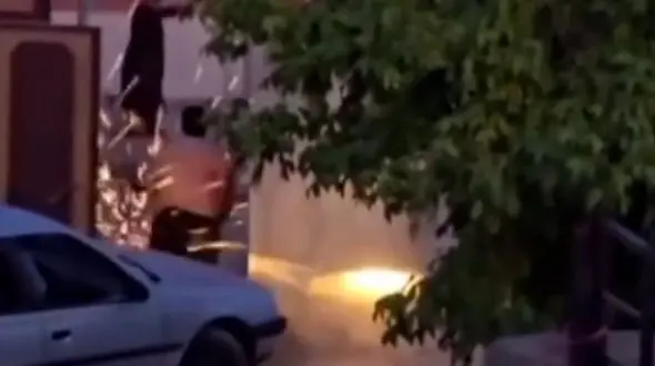 فیلم درگیری مسلحانه چند خانواده در بخش دینور