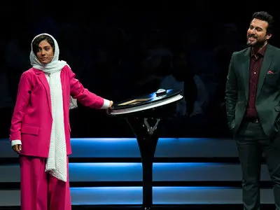 فیلم  صدای محشر معلم آذری زبان در صداتو / ترکی احساسی با چهره ای جذاب !