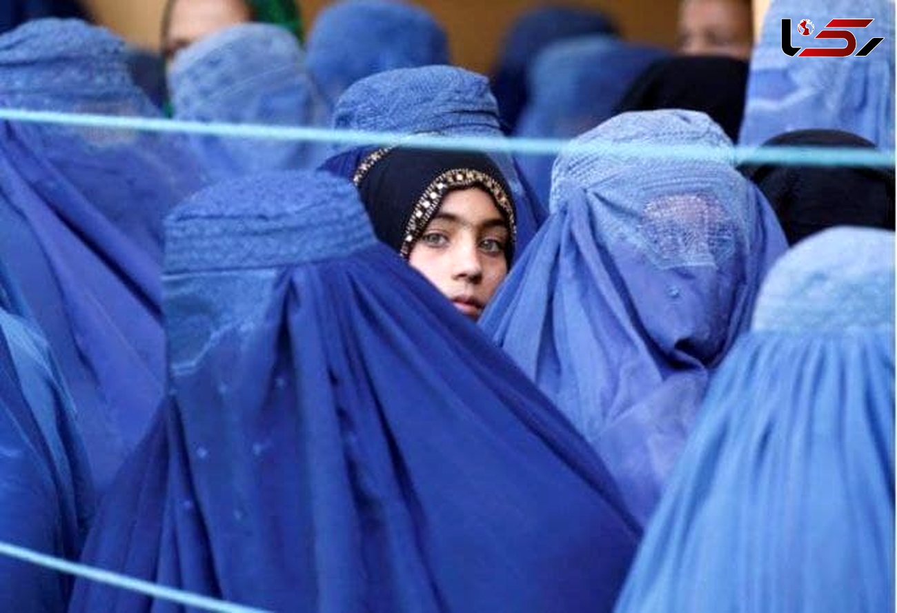 طالبان پوشیدن برقع را برای زنان اجباری کرد / باز هم توبه شکست