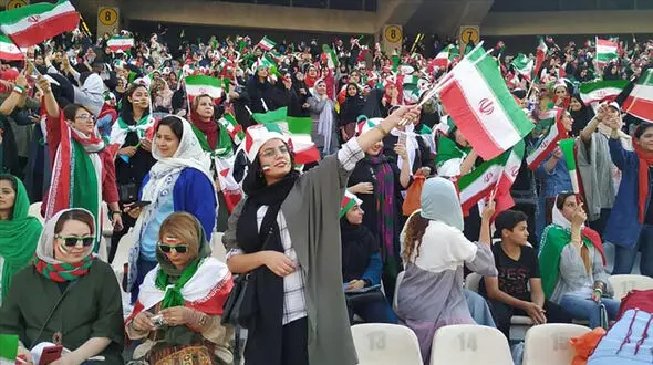 اتمام ظرفیت بلیط فروشی بانوان در ورزشگاه آزادی