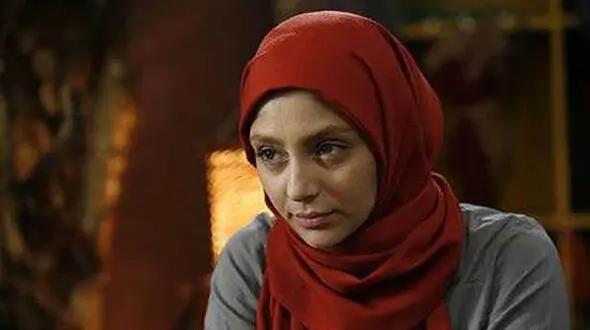 فیلم عشوه های افسونگر هستی مهدوی فر با ترانه قدیمی / خانم بازیگر خودنمایی می کند!