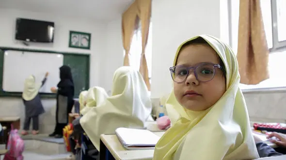 واریز شهریه‌ها به حساب شخصی مدیران مدارس تخلفی قابل پیگیری است / مجلس رصد می کند