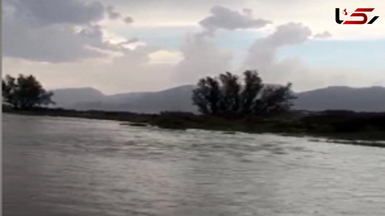 سیلاب در مسیر فرودگاه لارستان + فیلم