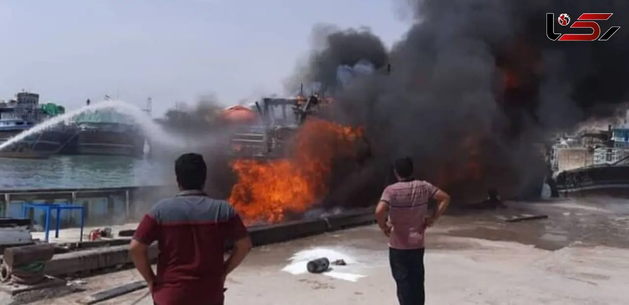 لنج پهلو گرفته در دیلم آتش گرفت + عکس