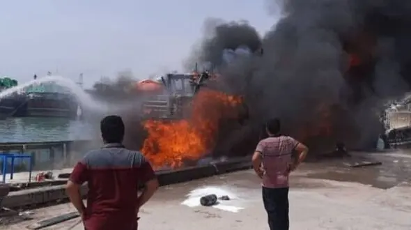 لنج پهلو گرفته در دیلم آتش گرفت + عکس