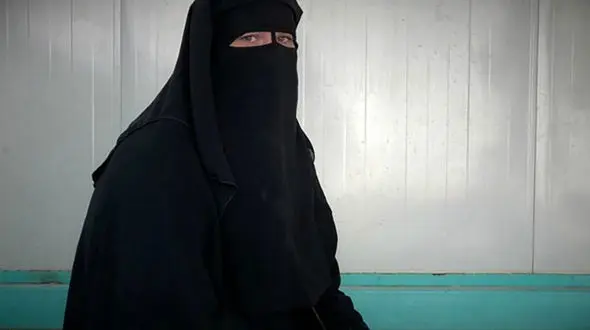 این عروس سیاهپوش آرزوی مردن دارد / کاش مرا می گشتند + عکس