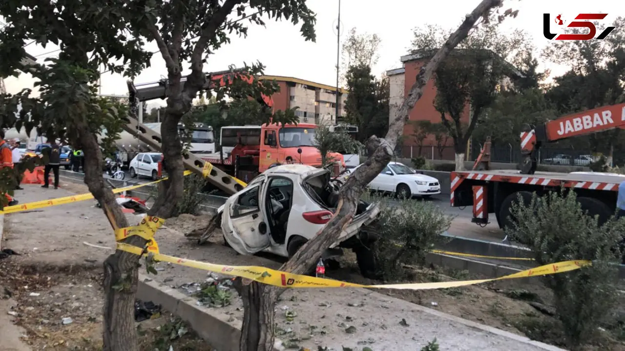 مرگ 2 زن در تصادف پژو 207 با تیر چراغ برق 