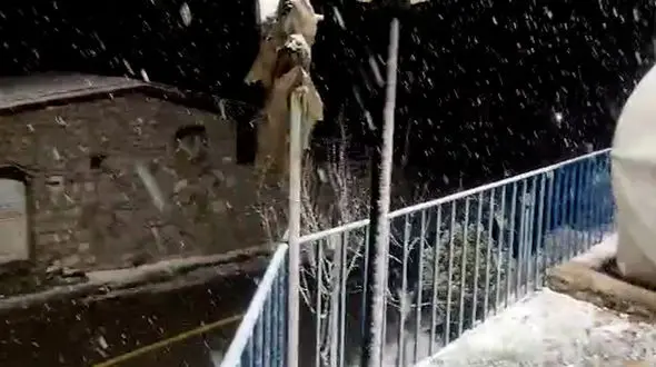 فیلم بارش برف در روستای کهن رزان رفسنجان