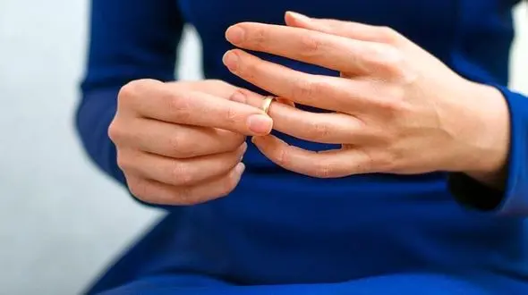 زنان پس از طلاق دوبرابر بیشتر از مردان افسرده می شوند/ راهکار عبور از افسردگی جدایی