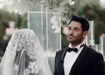 فیلم / اولین رونمایی به چیدمان فوق محشر خانه محمدرضا گلزار و سلیقه جذاب همسر جوانش / رونمایی آقای سوپراستار از ویلای لوکسش در دبی در کنار پدرزنش ...