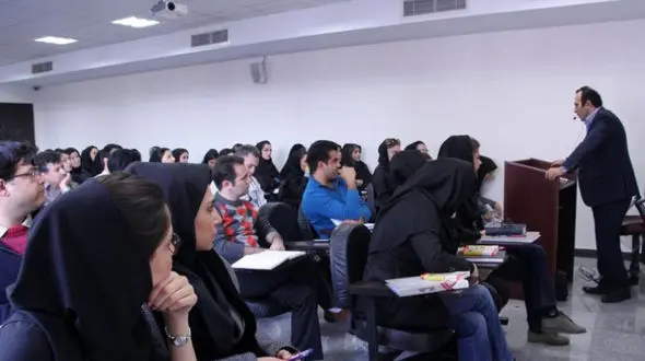 هشدار رئیس دانشگاه هنر تهران به استادان ! / با استادی که کلاس تشکیل ندهد، برخورد می شود 