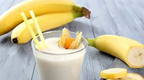 معجزه انرژی و طعم: آموزش تهیه شیر موز خانگی ناب! 