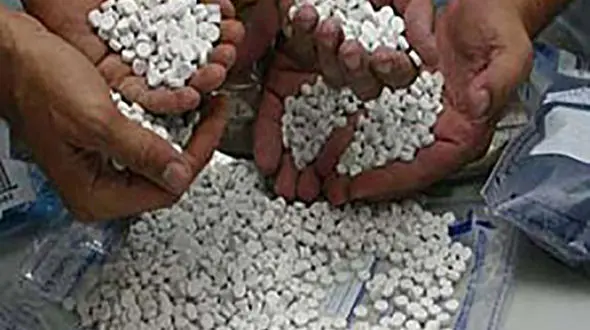 کشف 500 نخ سیگار و قرص متادون در ملایر