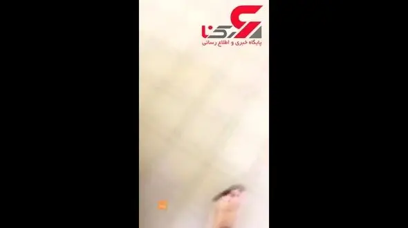 2 زن مچ مرد بی حیا را در سرویس بهداشتی زنان گرفتند / او با گوشی اش فیلم می گرفت  + فیلم