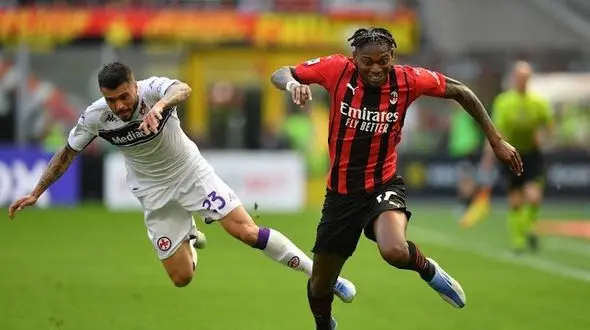 پیروزی میلان در دقیقه 82 مقابل فیورنتینا و انفجار سن سیرو 