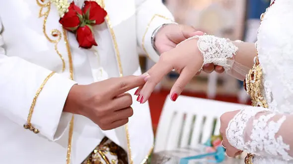 ازدواج پسر 8 ساله با زن 61 ساله! + عکس