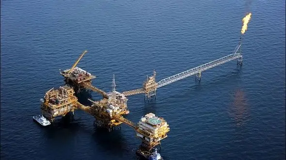 پاسخ تند و شدید وزارت نفت به شریعتمداری / ادعای همسویی با آمریکایی ها در سند سازی علیه قرارداد نفتی 