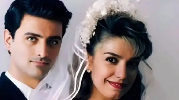 فیلم /  الیکا عبدالرزاقی: من 12 سال دوست دختر امین زندگانی بودم .../  مجبور شدیم ازدواج کنیم چون ../ توی برنامه زنده ای گفتند تازه عروس و داماد ... بعدش امین مجبوری اومد خواستگاریم ...