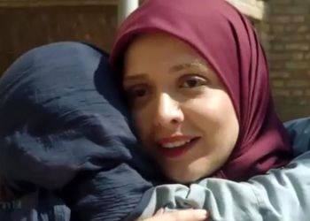 عکس| سفر زمان؛ چهرۀ «یاسمن وحدت» (سریال لحظه گرگ و میش) بعد از 7 سال در 34 سالگی / استایل متفاوت المیرا دهقانی خارج از سریال