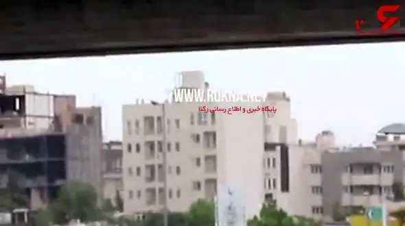 فیلم لحظه خودکشی روی پل جمهوری مشهد / ببینید مردم چه کردند؟  +فیلم