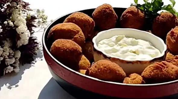 طرز تهیه غذای ترد و متفاوت با نخود و تخم‌ مرغ؛ سریع و خوشمزه + فیلم