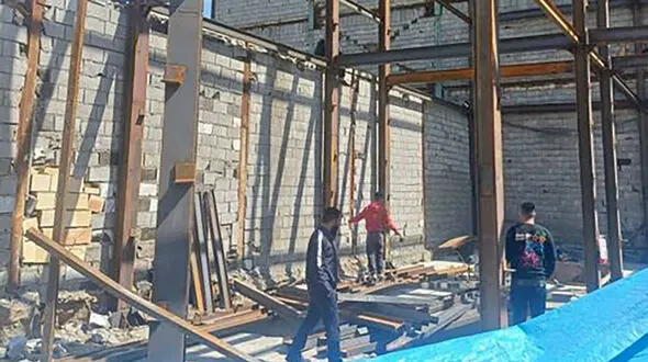 برچیدن سقف ها و اسکلت های غیرمجاز در منطقه ۱۹